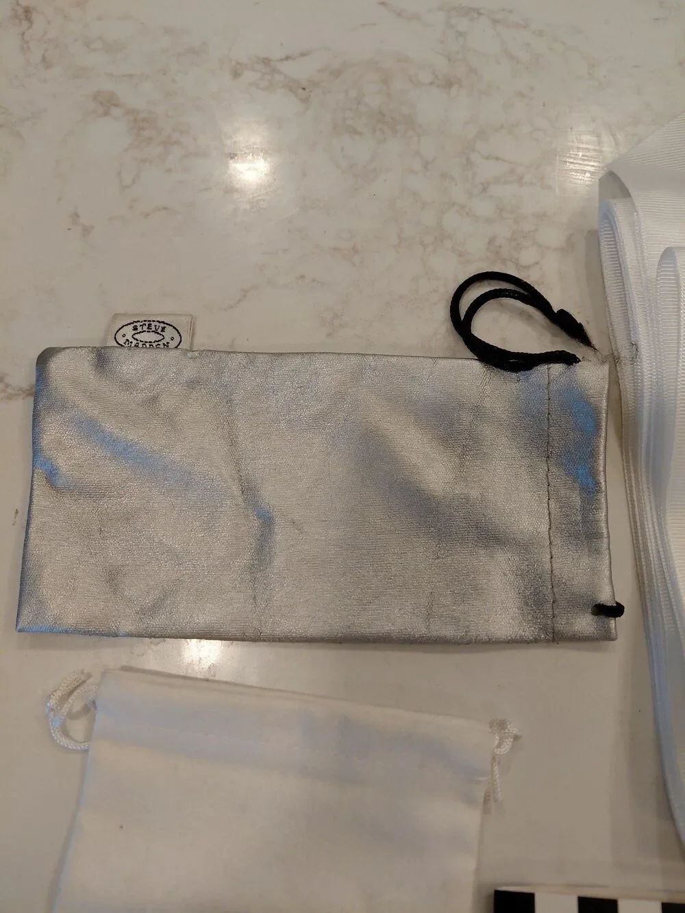 11 Designer accessories - Picture 7 of 12